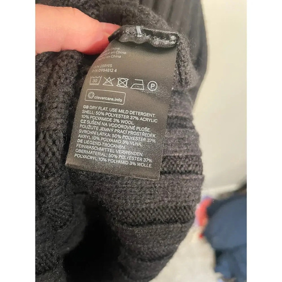 H&M Black‎ Chunky Knit Wool Blend Sweater - Picture 9 of 10